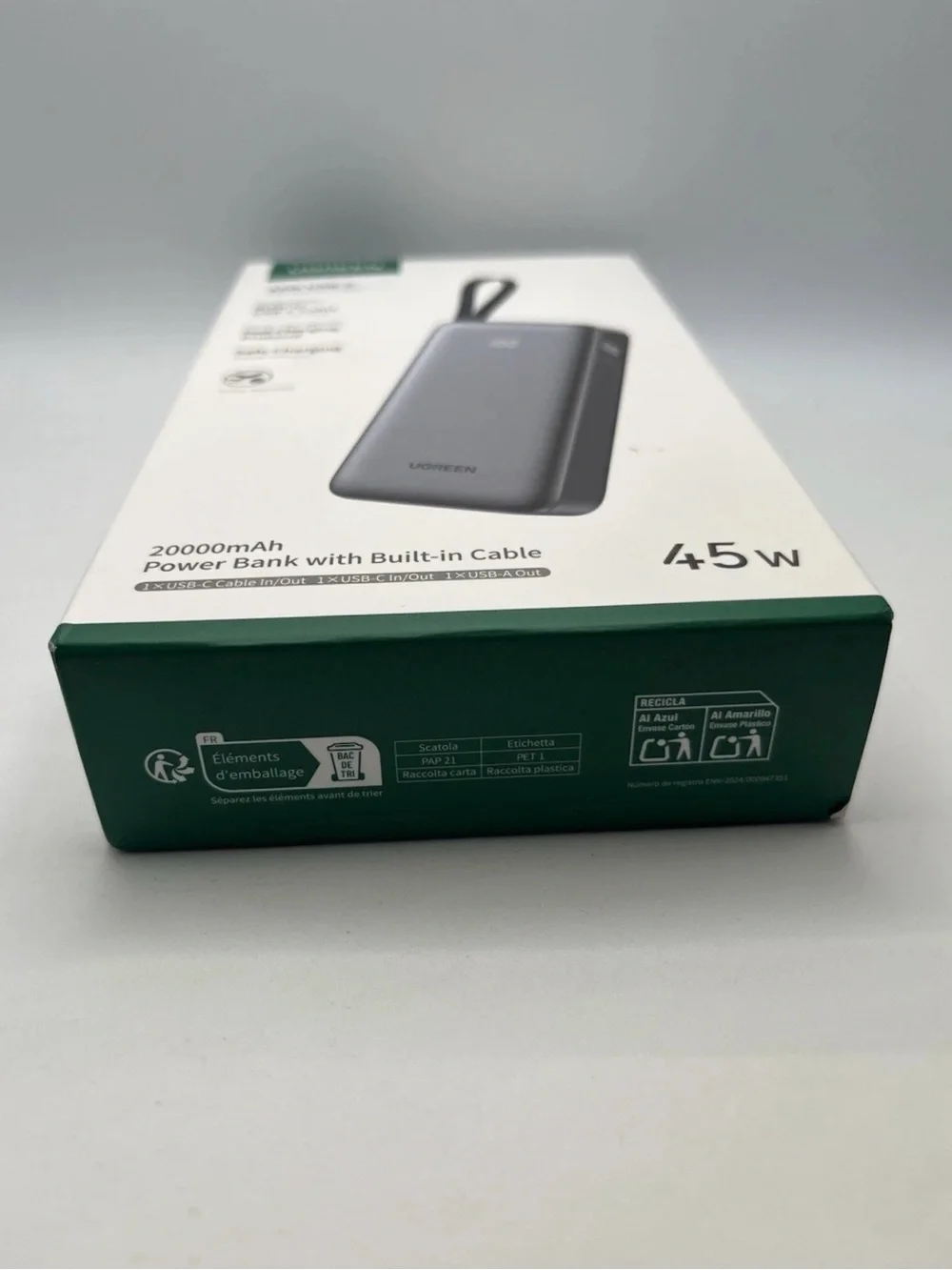 UGREEN Nexode Power Bank 20000mAh 45W Builtin Cable Fast Charging Port. Charger